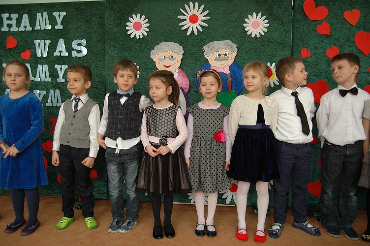 Dzien Babci i Dziadka gr V 4